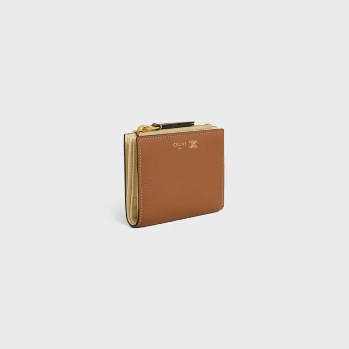 Compact Wallet Triomphe Stamp in Supple Grained Calfskin Compact Wallet Triomphe Stamp in Supple Grained Calfskin