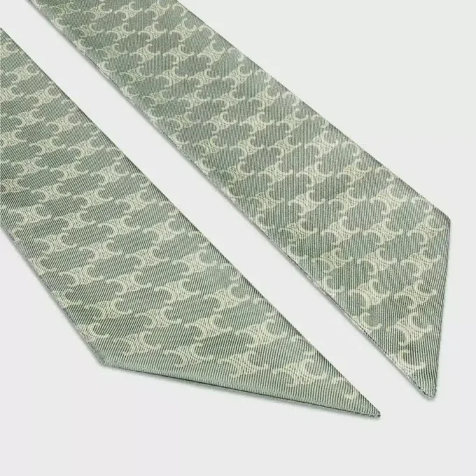 Lavalliere in Mini Triomphe Silk Twill