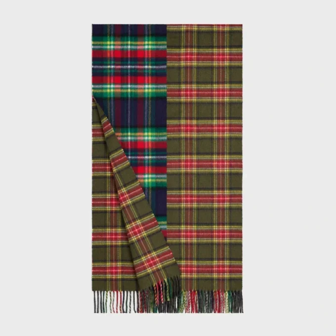 Scarf in Double-Face Cashmere Scarf in Double-Face Cashmere