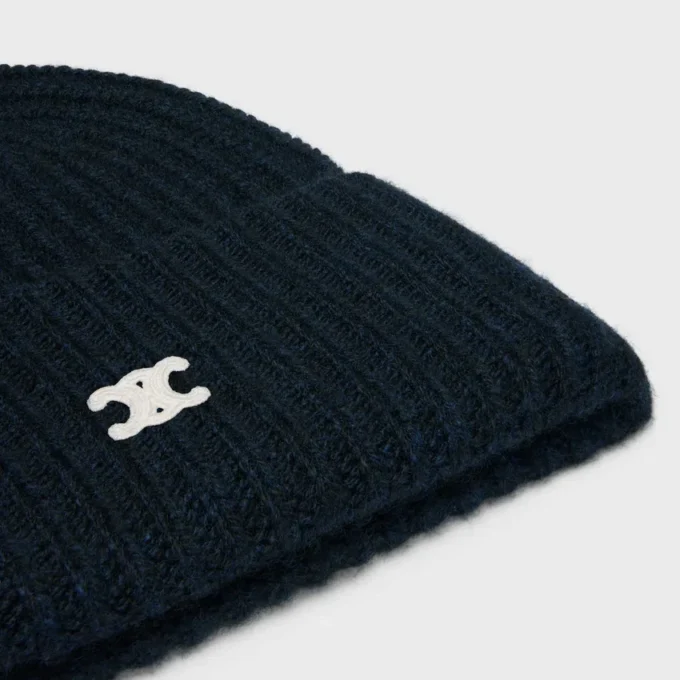 Triomphe Beanie in Seamless Cashmere