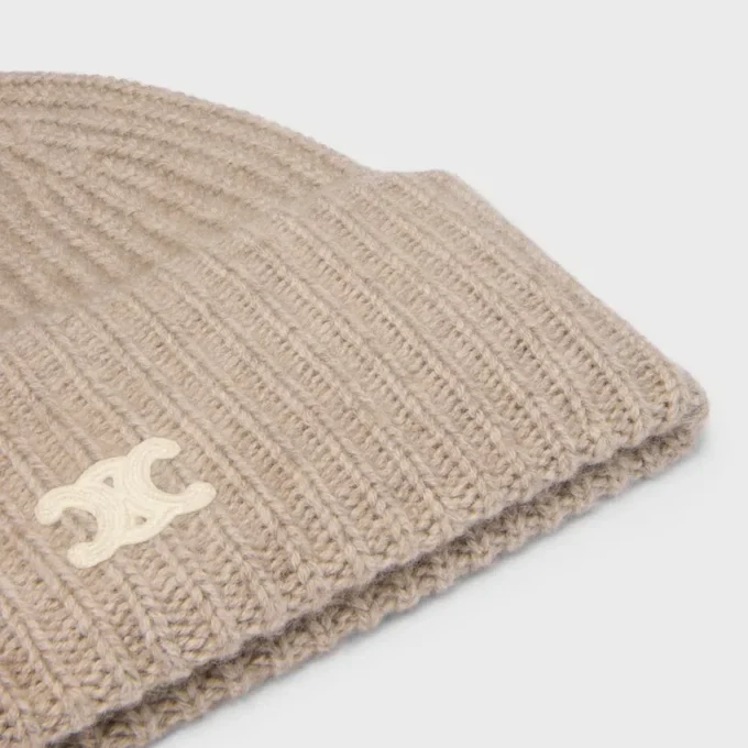 Triomphe Beanie in Seamless Cashmere