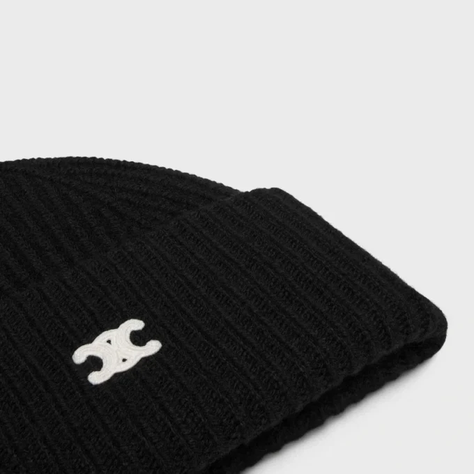 Triomphe Beanie in Seamless Cashmere