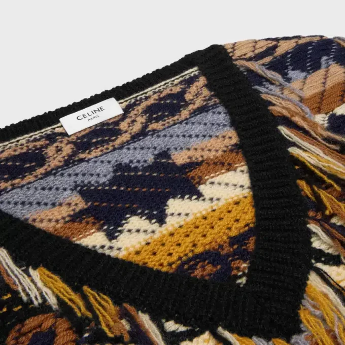 V-Neck Sweater in Jacquard Cashmere